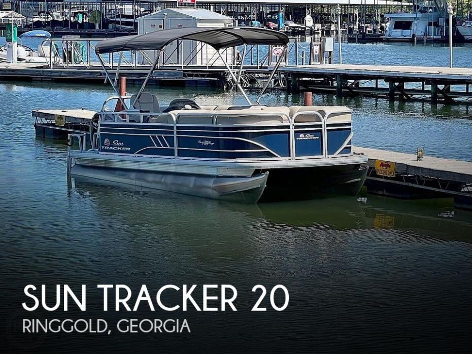 2022 Sun Tracker Party Barge 20