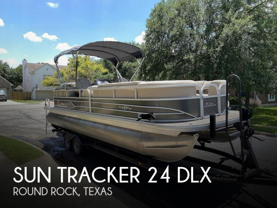 2019 Sun Tracker 24 DLX Party Barge