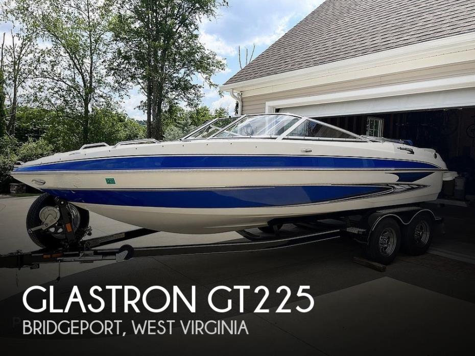 2010 Glastron GT225