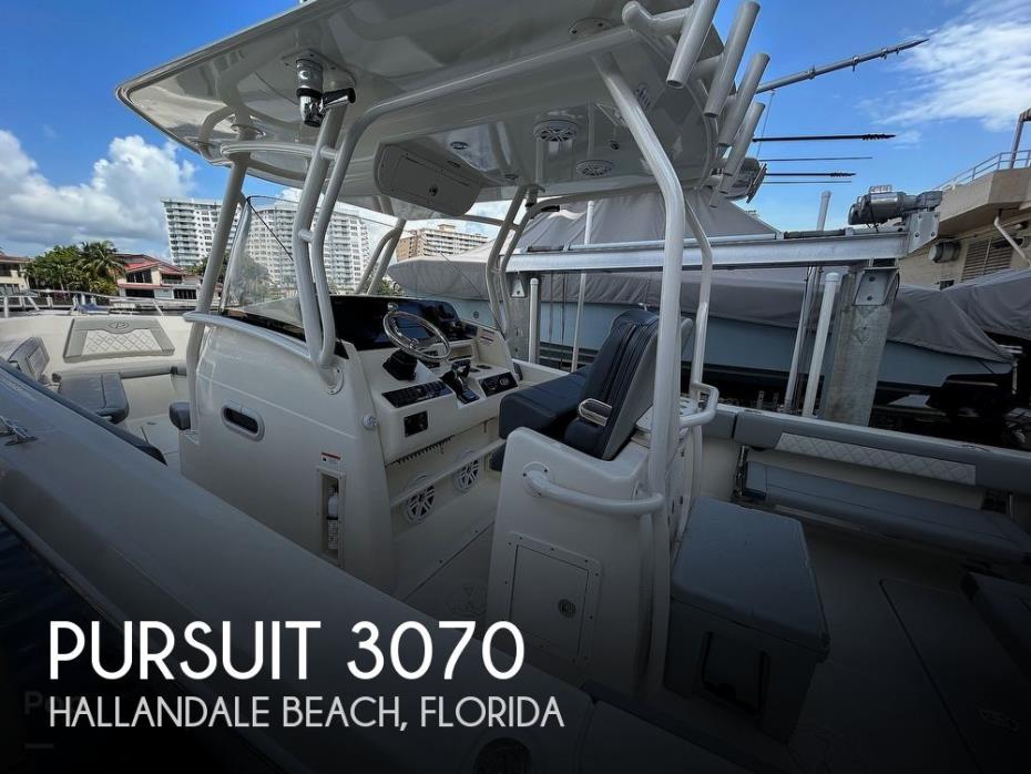 2001 Pursuit 3070 Center Console