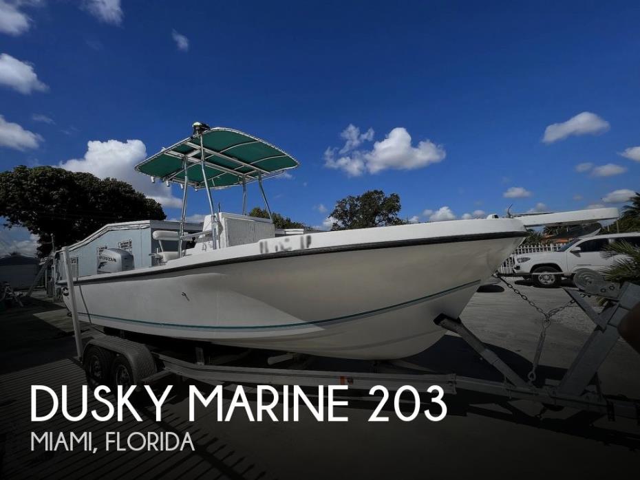 2001 Dusky Marine 203
