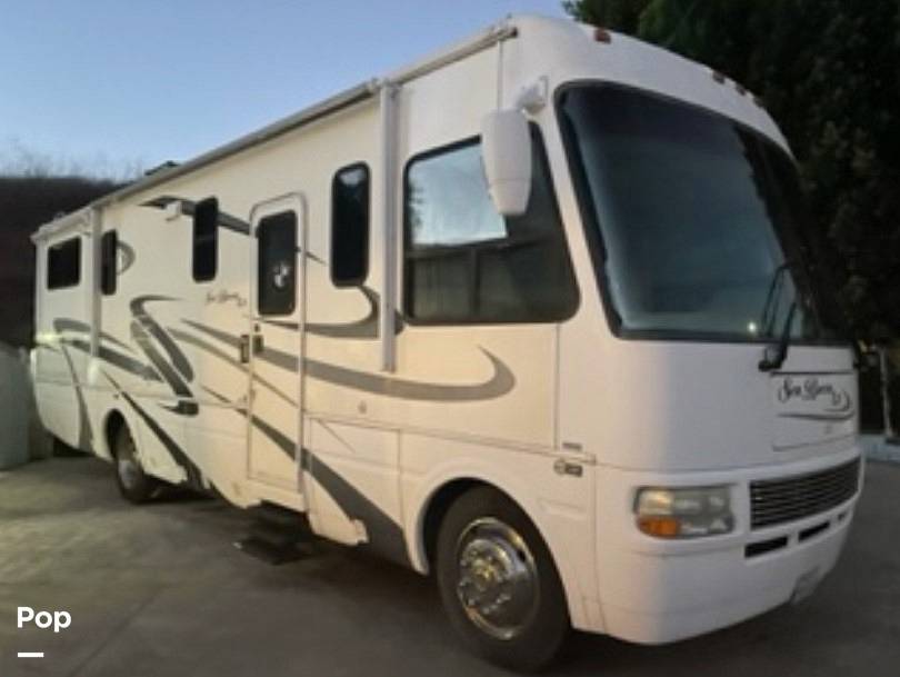2005 National RV Sea Breeze 8321LX