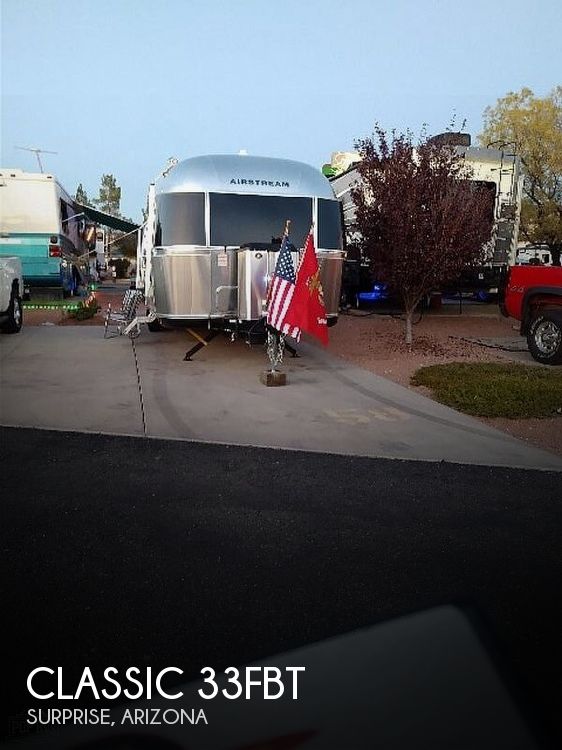 2021 Airstream Classic 33FBT