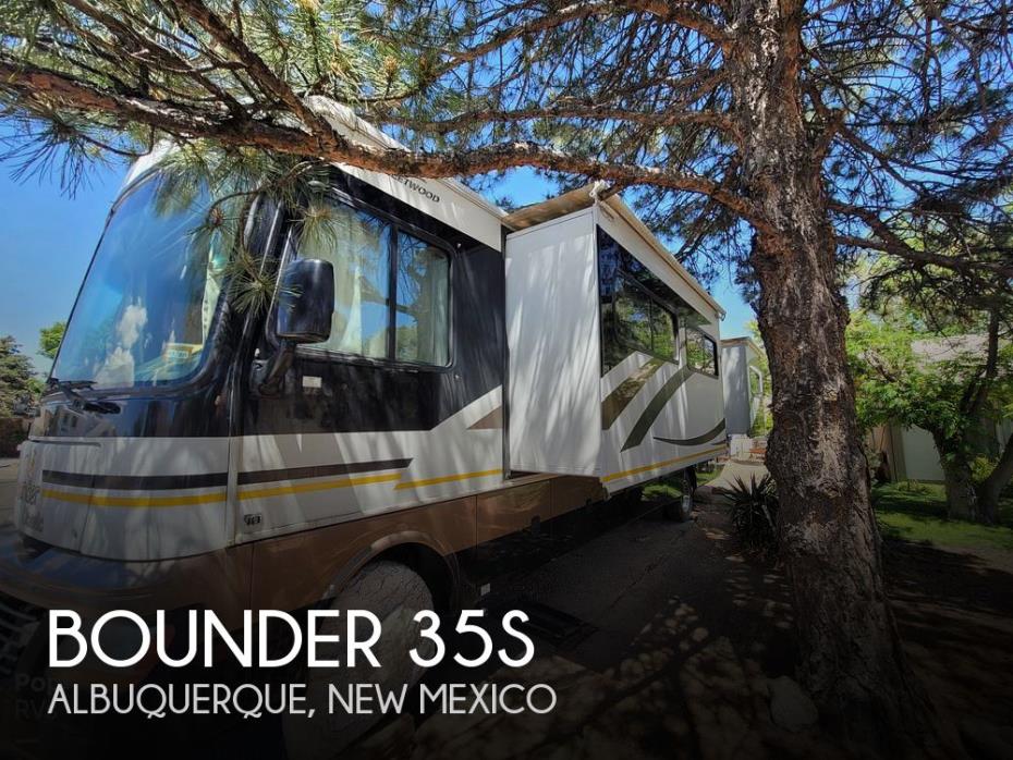 2010 Fleetwood Bounder 35S