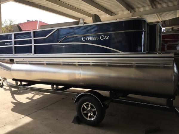 2018 Sun Tracker PARTY BARGE 18 DLX