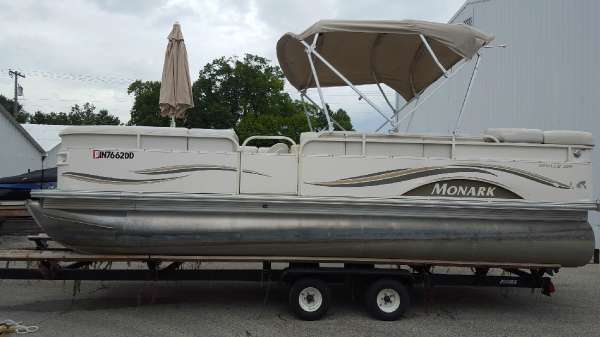 2005 MONARK MARINE Seville 226 RE CR (Rear Entry and Changing Room)