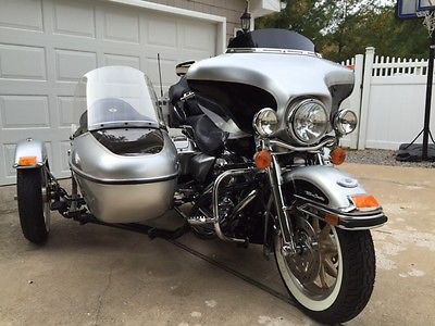 Harley-Davidson : Touring 2003 ultra classic electra glide with matching ultra side car atrue collector