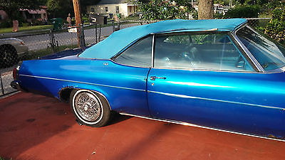 Oldsmobile : Eighty-Eight blue 1975 delta 88 convertible
