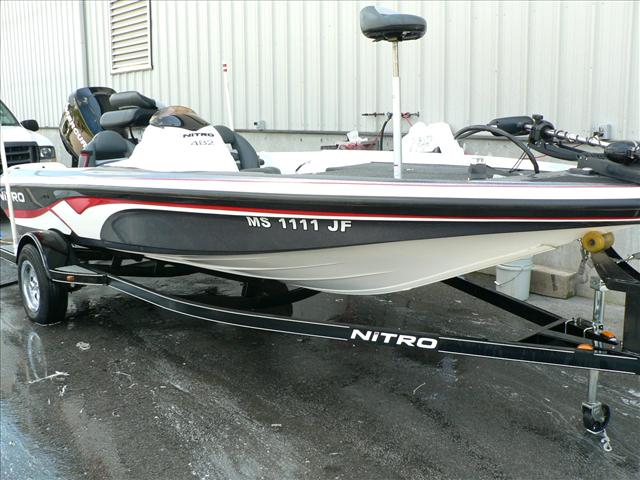 2007 Nitro 482