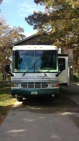 1998 Dutch Star motor home for sale in Des Moines, IA