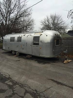 1968 Airstream Land Yacht Sovereign 31 Ft Trailer Camper