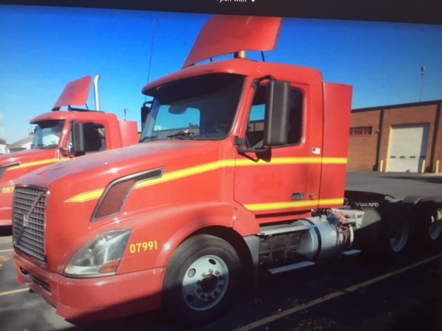 2005 Volvo Vnm42t200  Conventional - Day Cab