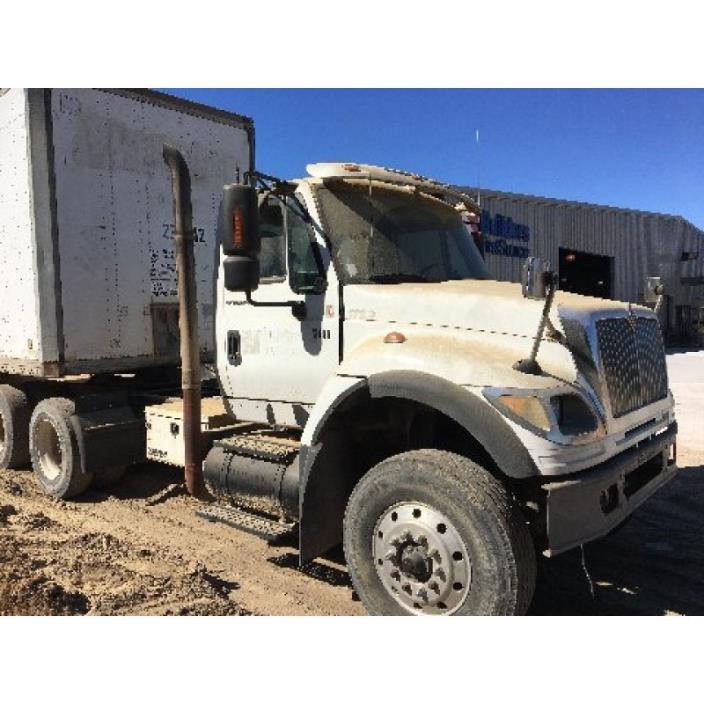 2005 International 7600  Conventional - Day Cab