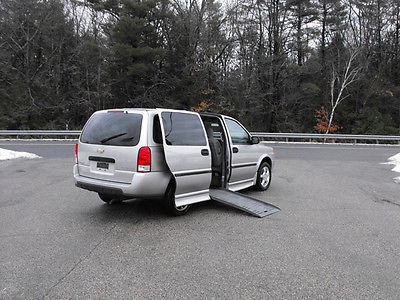 2007 Chevrolet Uplander Braun Entervan  2007 Chevy Uplander Handicap Wheelchair, Braun Entervan CLEAN-CARFAX