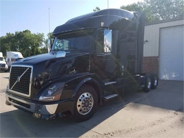 2015 Volvo Vnl64t730  Cab Chassis