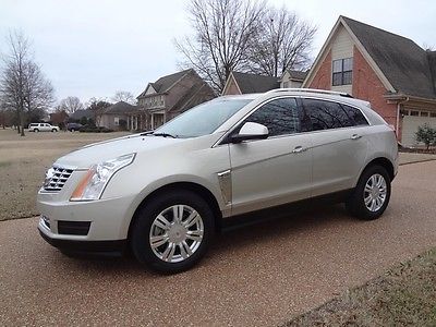 Cadillac : SRX Luxury Collection NONSMOKER, SRX, REAR CAMERA, PANORAMIC ROOF, HEATED SEATS, PERFECT CARFAX!
