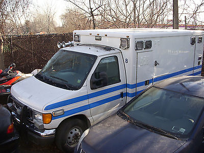 Ford : Other AMERICAN EMERGENCY VEHICLES 2004 ford ambulance e 350 super duty 6.0 l v 8 ohv 32 v turbo diesel