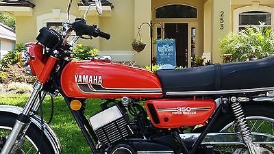 1975 Yamaha RD350  1975 Yamaha RD350