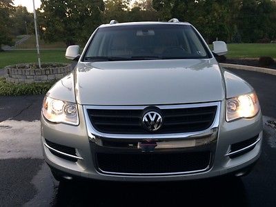 2009 Volkswagen Touareg SUV 3.6L V6 All Wheel Drive Tan leather heated seats power mirrors