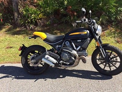 2015 Ducati SCRAMBLER FULL THROTTLE  2015 DUCATI FULL THROTTLE ONLY 550 MILES PERFECT AND NEEDS NOTHING