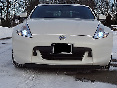 2011 Nissan 370Z Base Coupe 2-Door 2011 Nissan 370Z Base Coupe 2-Door 3.7L sports package and  touchscreen stereo