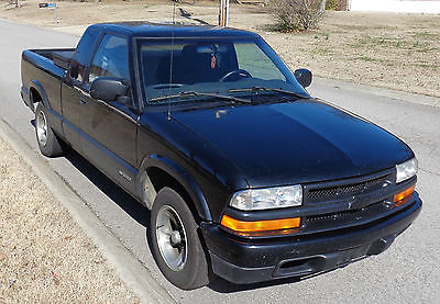 2000 Chevrolet S-10 Black 2000 Chevrolet S-10 Pickup Truck LS Black 2.2L Automatic 345,000+ 2WD 1 Owner