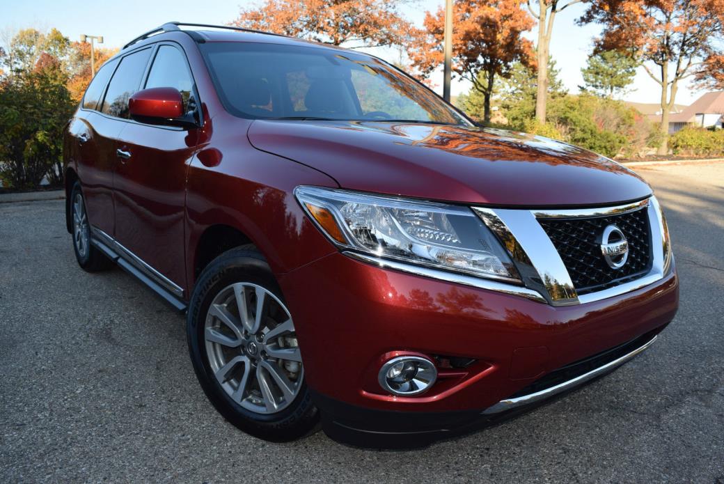 2014 Nissan Pathfinder 4WD  SL-EDITION Sport Utility 4-Door 2014 Nissan Pathfinder SL Sport Utility 4-Door 3.5L/4WD/Pano/Leather/TOW/Camera