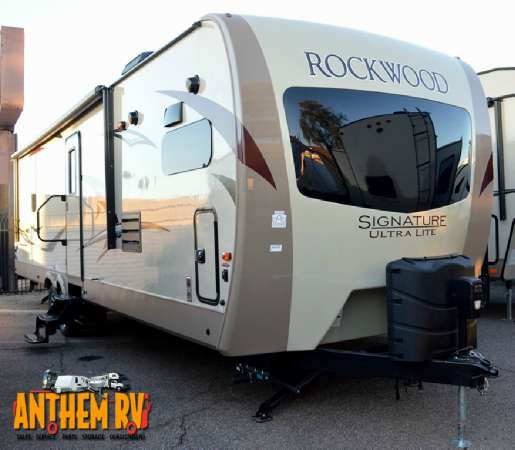 Forest River Rockwood Signature Ultra Lite 8335bss RVs for
