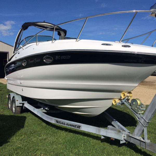 Like New 2007 Crownline 270 CR Cruiser with only 122 Hours, & Trailer