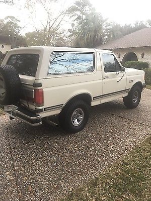 1989 Ford Bronco  1989 4WD Ford Bronco