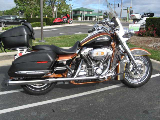 2008  Harley-Davidson  CVO™ Screamin' Eagle Road King
