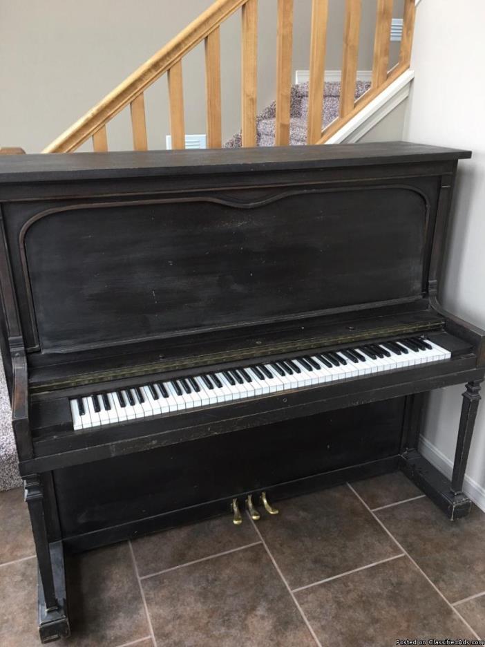 Antique Classic Upright Piano