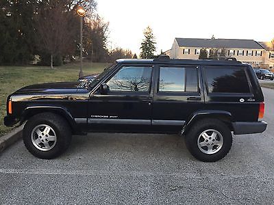 2000 Jeep Cherokee Sport 2000 Jeep Cherokee Sport - Clear Title - Needs TLC - PA Inspection Through