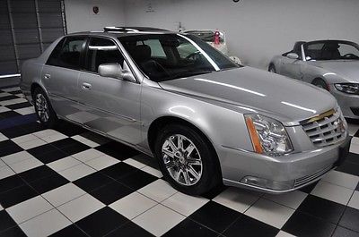 2010 Cadillac DTS DTS - ONE OWNER - NAVIGATION - BOSE - SUNROOF !! 2010 Cadillac One Owner! Carfax Certified!