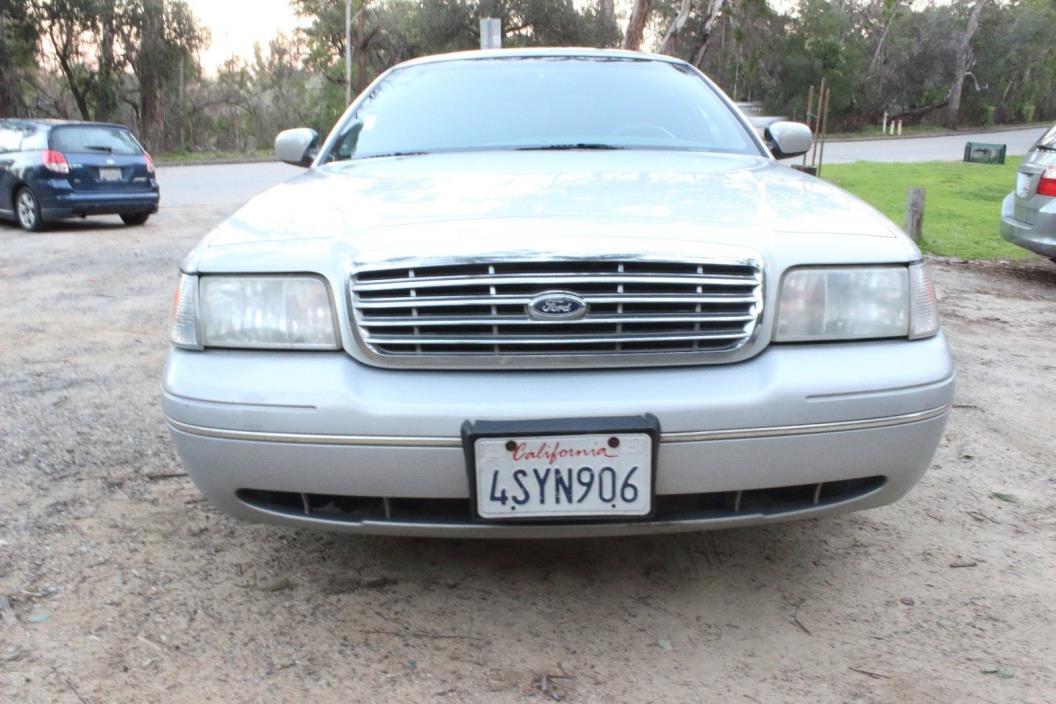 2001 Ford Crown Victoria LX Sedan 4-Door 2001 Ford Crown Victoria LX 4.6L power and leather seats California car