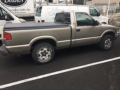2000 Chevrolet S-10 LS 2000 Chevy S10 4WD - Good Condition