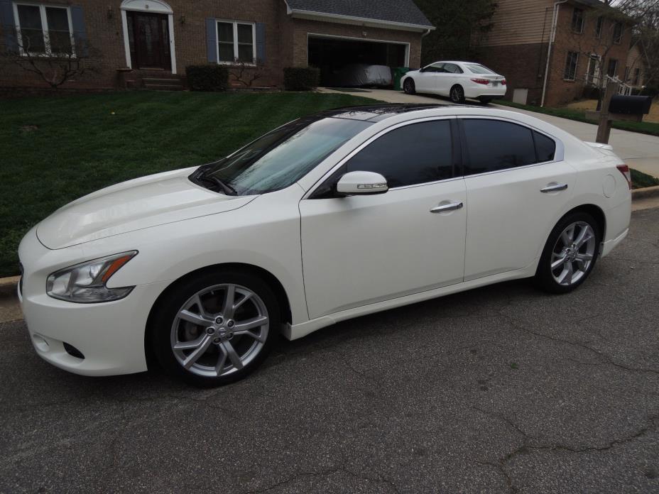 2010 Nissan Maxima SV ALL OPTIONS Fully Loaded 2010 Nissan Maxima SV White w/ Tan Leather SUPER CLEAN