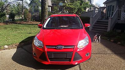 2013 Ford Focus  2013 red ford focus se