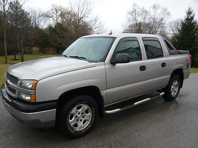 2005 Chevrolet Avalanche Avalanche 1500 Z71 4x4 2005 CHEVY AVALANCHE 1500 4x4 Z71, Silver/Gray (Cloth) - Tow Package