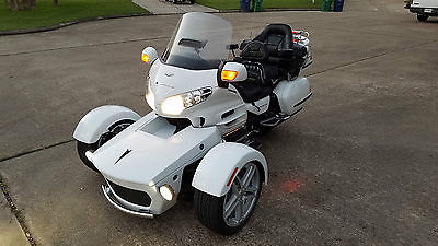 2005 Honda Gold Wing  2005 HONDA GOLD WING GL1800 WITH 2017 FRONT WHEEL PROWLER RT TRIKE
