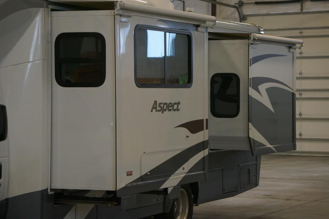 2011 Winnebago ASPECT