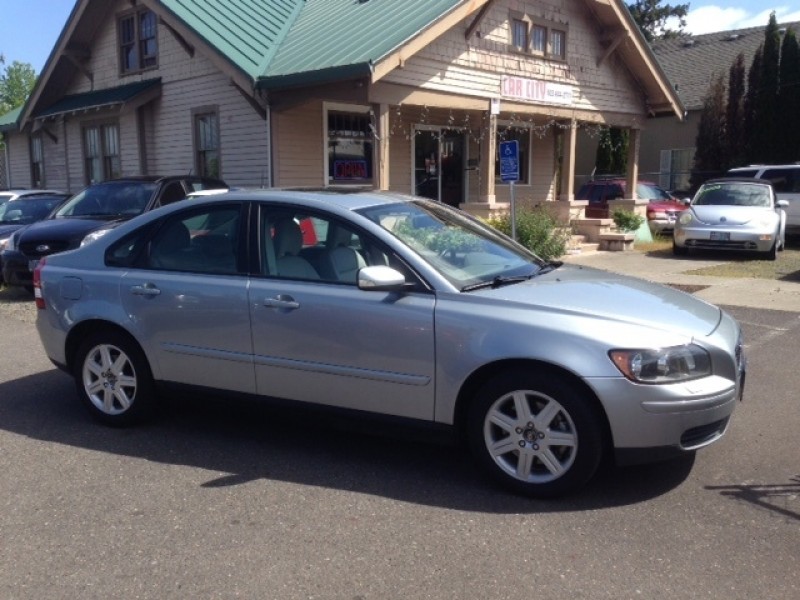 2006 Volvo S40 2.4L Automatic *** GREAT SHAPE *** LOW MILES ** GAS SAVER