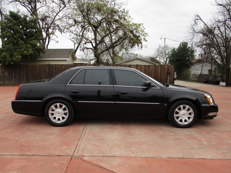 2008 Cadillac DTS * Low Mileage * Like new * $7950