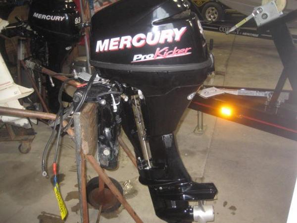 2011 Mercury 9.9hp Pro Kicker Engine and Engine Accessories