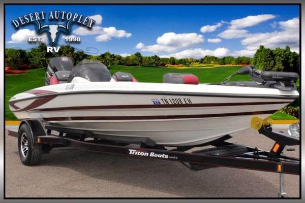 2015 Triton 18 XS Bass Boat Extra Clean