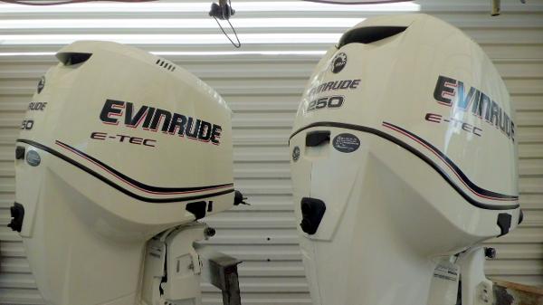 2012 Evinrude  E-TEC E-TEC 250hp 30
