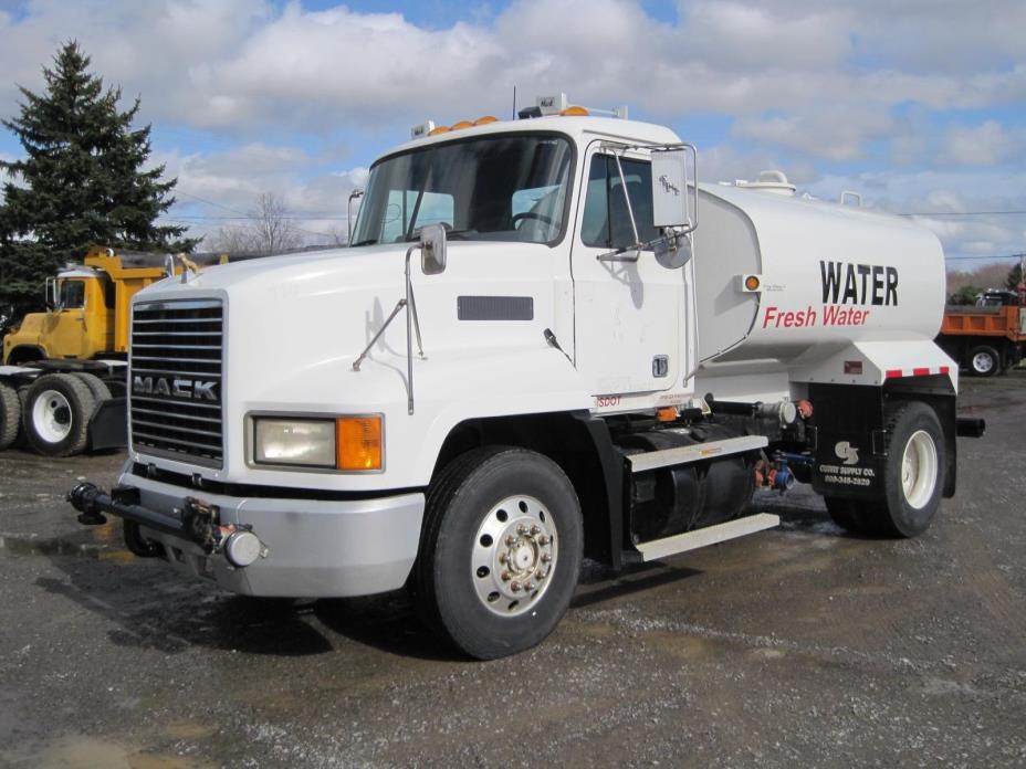 2000 Mack Ch612  Water Truck