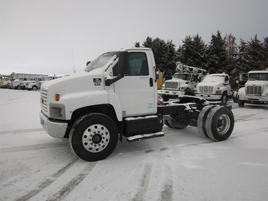 2004 Chevrolet C7500  Conventional - Day Cab