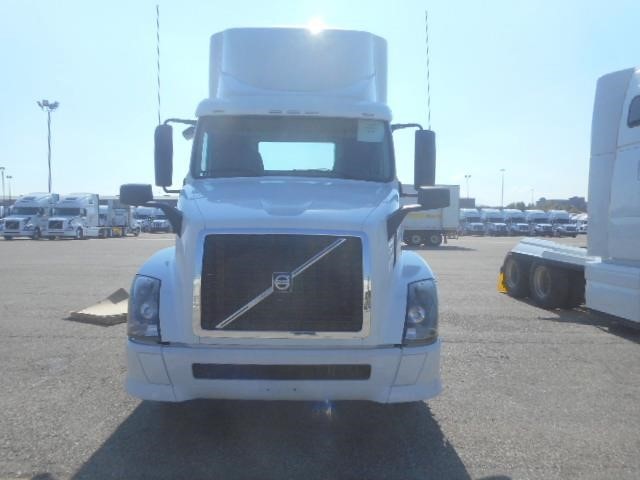 2013 Volvo Vnl  Conventional - Day Cab
