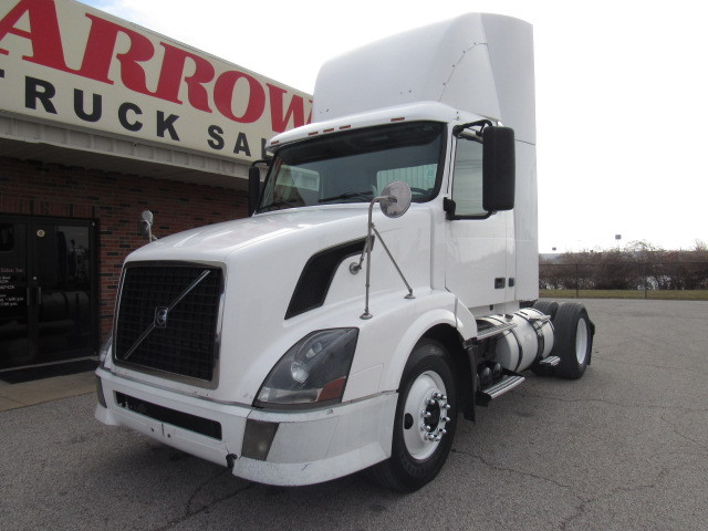 2008 Volvo Vnl300  Conventional - Day Cab